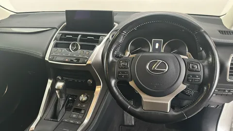 LEXUS NX 300h 2.5 CVT [8" Nav]