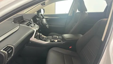 LEXUS NX 300h 2.5 CVT [8" Nav]