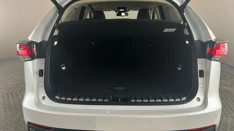 LEXUS NX 300h 2.5 CVT [8" Nav]