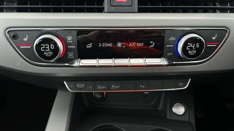 AUDI A4 35 TFSI Technik S Tronic