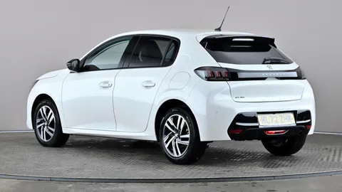 PEUGEOT 208 1.2 PureTech 100 Allure Premium +