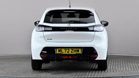 PEUGEOT 208 1.2 PureTech 100 Allure Premium +