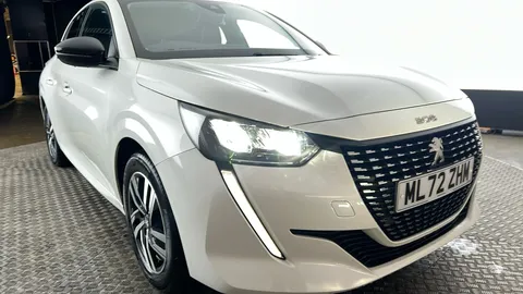 PEUGEOT 208 1.2 PureTech 100 Allure Premium +