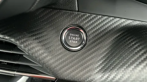 PEUGEOT 208 1.2 PureTech 100 Allure Premium +