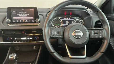 NISSAN QASHQAI 1.3 DiG-T MH Acenta Premium