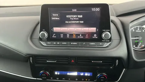 NISSAN QASHQAI 1.3 DiG-T MH Acenta Premium