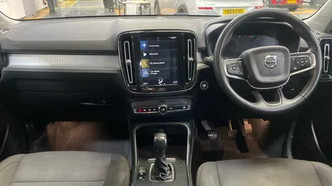 VOLVO XC40 1.5 T3 [163] Momentum