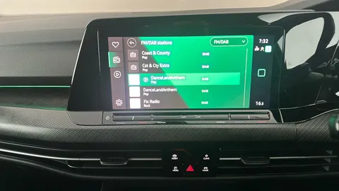 VOLKSWAGEN GOLF 1.5 TSI 150 R-Line