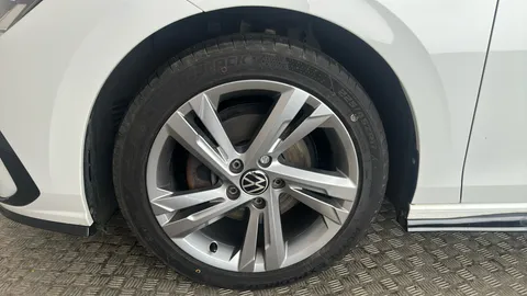 VOLKSWAGEN GOLF 1.5 TSI 150 R-Line