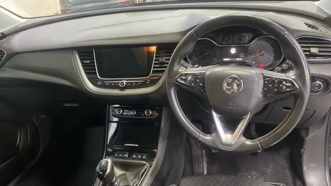 VAUXHALL GRANDLAND X 1.2 Turbo Sport Nav
