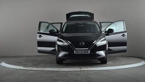 NISSAN QASHQAI 1.3 DiG-T MH Acenta Premium