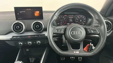 AUDI Q2 30 TFSI S Line