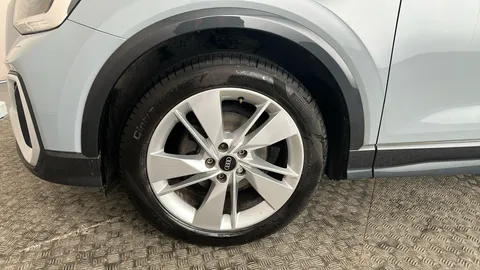 AUDI Q2 30 TFSI S Line