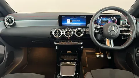 MERCEDES-BENZ CLA CLA 200 AMG Line Premium Tip Auto