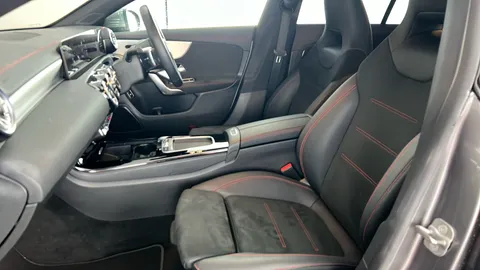 MERCEDES-BENZ CLA CLA 200 AMG Line Premium Tip Auto