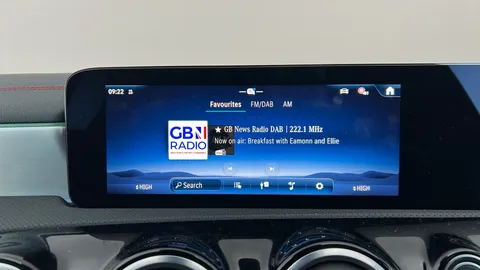 MERCEDES-BENZ CLA CLA 200 AMG Line Premium Tip Auto