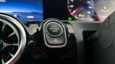 MERCEDES-BENZ CLA CLA 200 AMG Line Premium Tip Auto