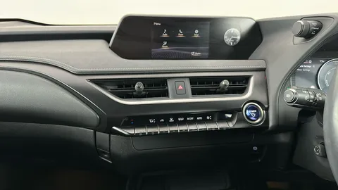 LEXUS UX 300e 150kW 54.3 kWh E-CVT