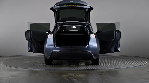 TESLA MODEL Y Long Range AWD Auto
