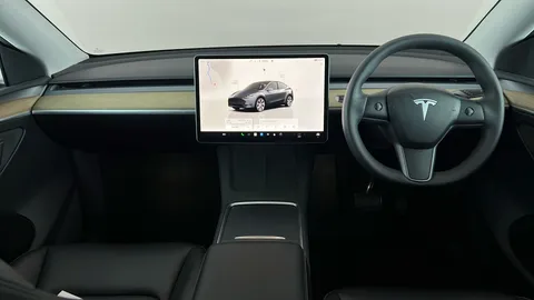 TESLA MODEL Y Long Range AWD Auto