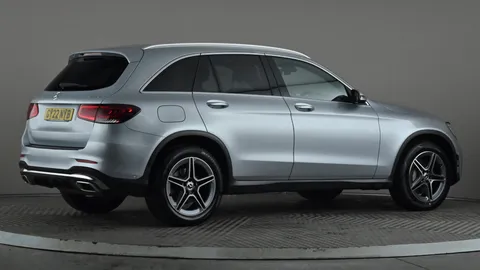 MERCEDES-BENZ GLC GLC 300 4Matic AMG Line 9G-Tronic