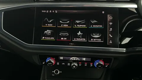 AUDI Q3 40 TFSI Quattro S Line S Tronic [C+S Pack]