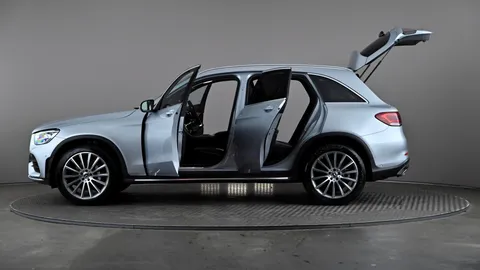 MERCEDES-BENZ GLC GLC 300 4Matic AMG Line Premium 9G-Tronic