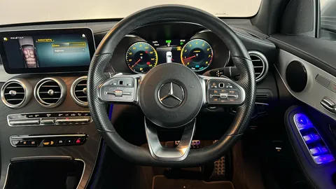 MERCEDES-BENZ GLC GLC 300 4Matic AMG Line Premium 9G-Tronic