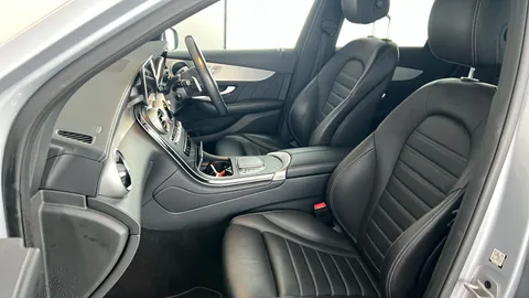 MERCEDES-BENZ GLC GLC 300 4Matic AMG Line Premium 9G-Tronic