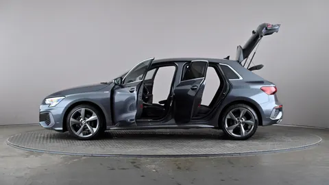 AUDI A3 35 TFSI S Line