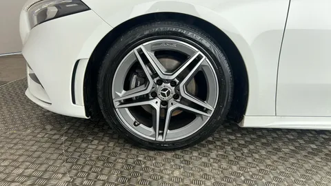 MERCEDES-BENZ A CLASS A180d AMG Line Auto