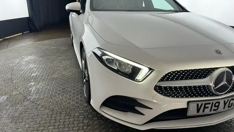 MERCEDES-BENZ A CLASS A180d AMG Line Auto