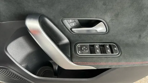 MERCEDES-BENZ A CLASS A180d AMG Line Auto