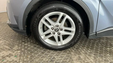 TOYOTA C-HR 1.8 Hybrid Icon CVT