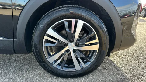 PEUGEOT 3008 1.2 Hybrid 136 Allure Premium+ e-DSC6