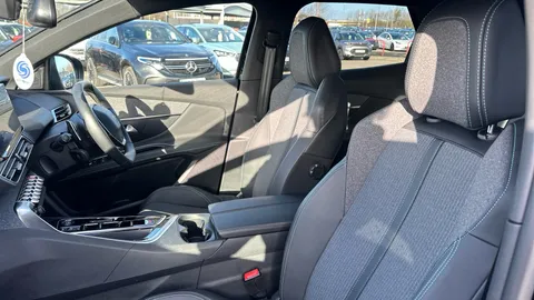 PEUGEOT 3008 1.2 Hybrid 136 Allure Premium+ e-DSC6