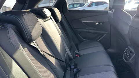 PEUGEOT 3008 1.2 Hybrid 136 Allure Premium+ e-DSC6