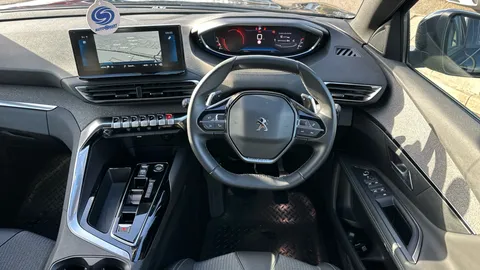 PEUGEOT 3008 1.2 Hybrid 136 Allure Premium+ e-DSC6