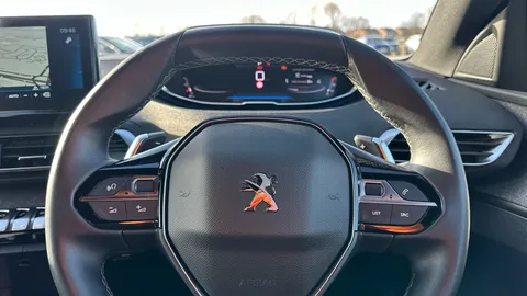 PEUGEOT 3008 1.2 Hybrid 136 Allure Premium+ e-DSC6