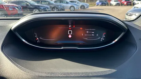 PEUGEOT 3008 1.2 Hybrid 136 Allure Premium+ e-DSC6