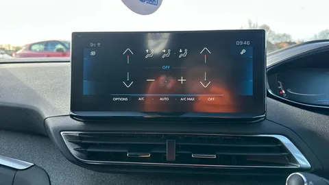 PEUGEOT 3008 1.2 Hybrid 136 Allure Premium+ e-DSC6