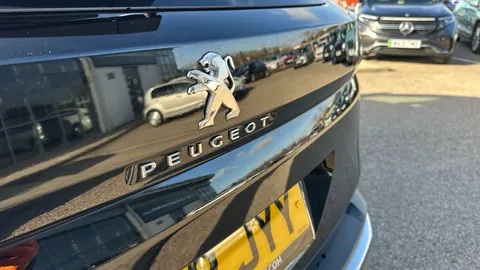 PEUGEOT 3008 1.2 Hybrid 136 Allure Premium+ e-DSC6