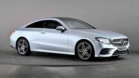 MERCEDES-BENZ E CLASS E220d AMG Line Premium 9G-Tronic