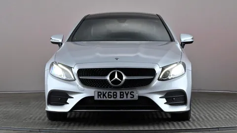 MERCEDES-BENZ E CLASS E220d AMG Line Premium 9G-Tronic