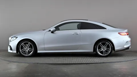 MERCEDES-BENZ E CLASS E220d AMG Line Premium 9G-Tronic