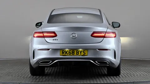 MERCEDES-BENZ E CLASS E220d AMG Line Premium 9G-Tronic
