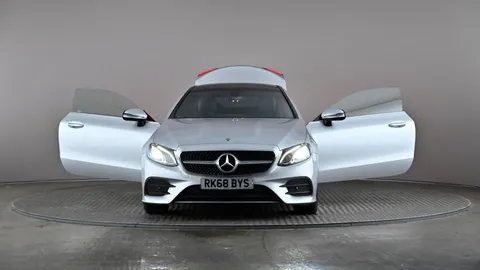 MERCEDES-BENZ E CLASS E220d AMG Line Premium 9G-Tronic