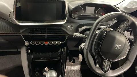 PEUGEOT 208 1.2 PureTech 100 Allure