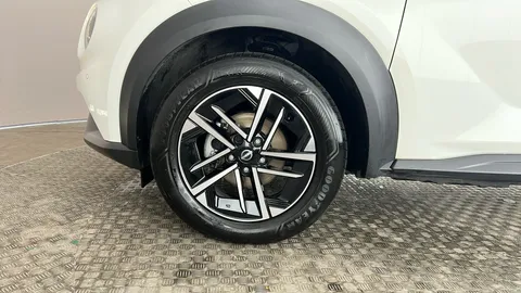 NISSAN JUKE 1.6 Hybrid N-Connecta Auto