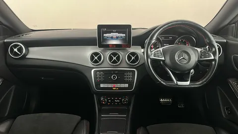 MERCEDES-BENZ CLA CLA 180 AMG Line Edition Tip Auto